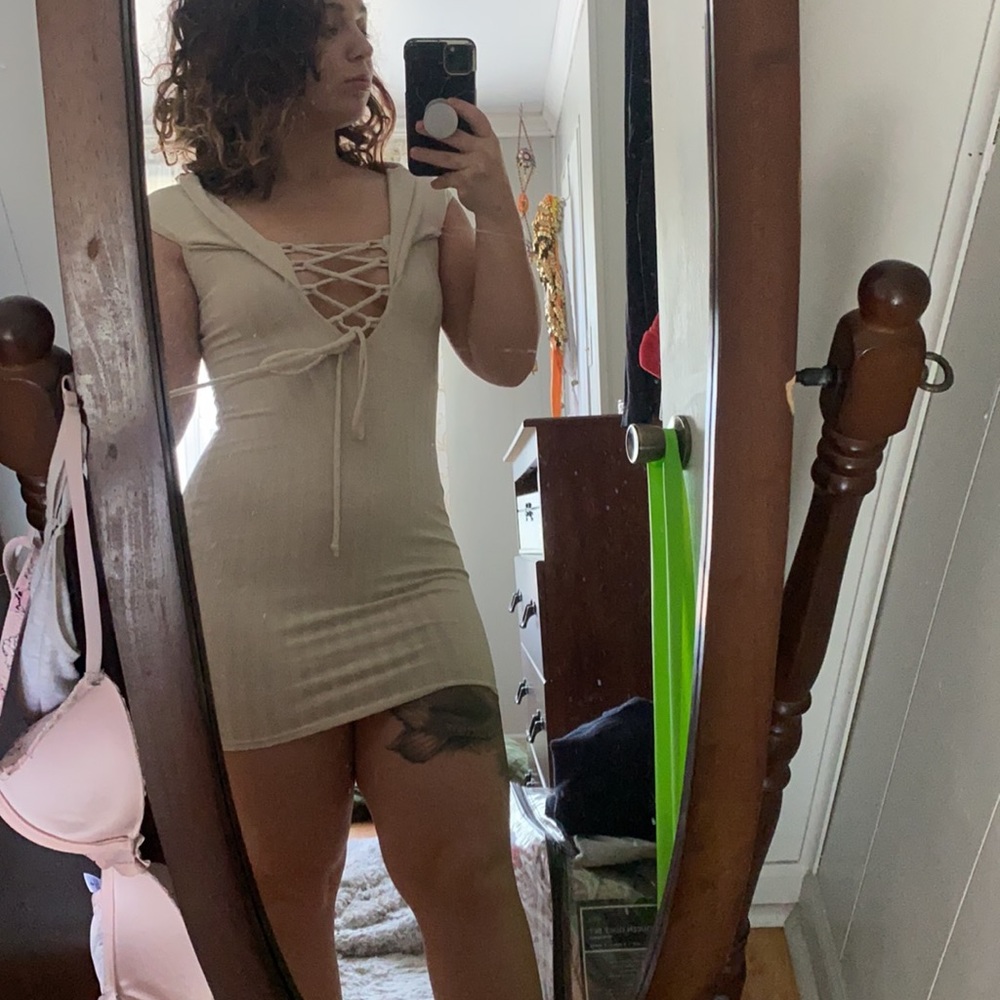 NIGHT OUT DRESSS♥️ - Picture 4 of 4